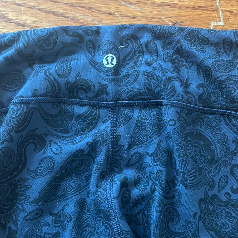 lululemon capris - Picture 3 of 3